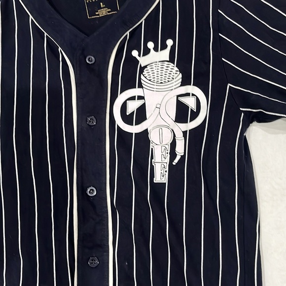 Switch Remarkable Legendary Black & White Pinstriped Shirt with Logo. SIZE L - Picture 2 of 11
